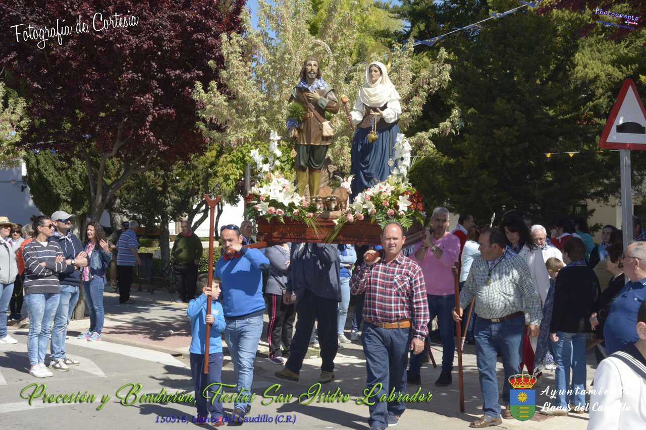 Procesión y bendición de los campos