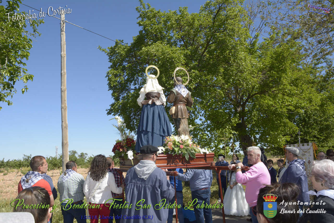 Procesión y bendición de los campos