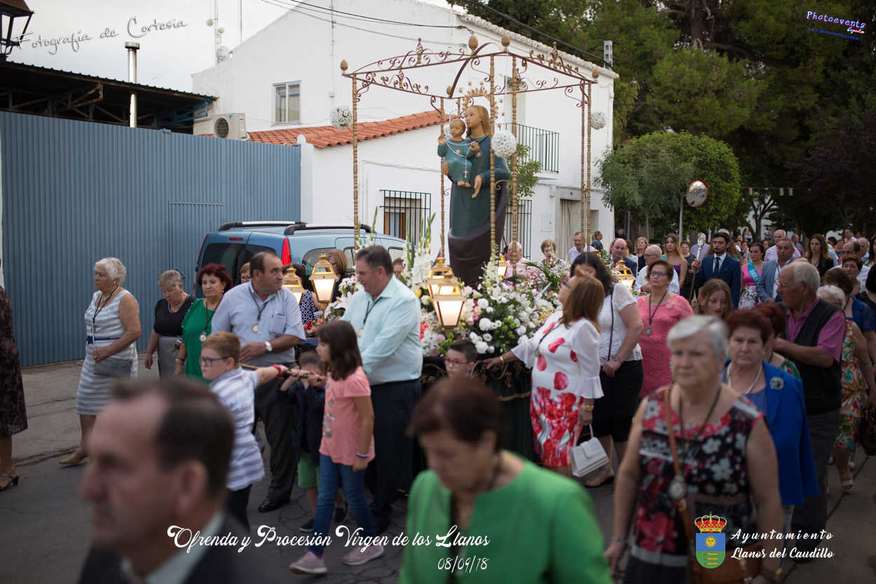 Procesión en honor a la Virgen de los Llanos