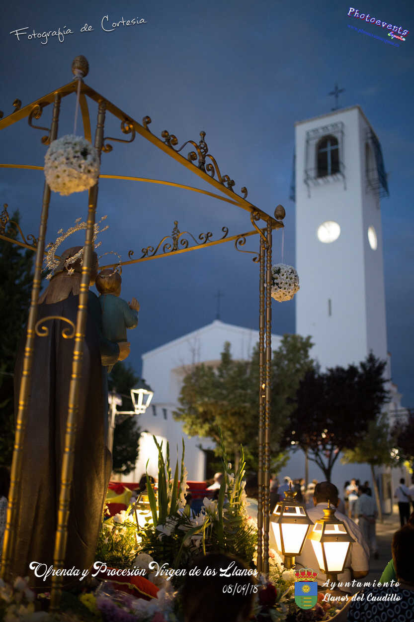 Procesión en honor a la Virgen de los Llanos